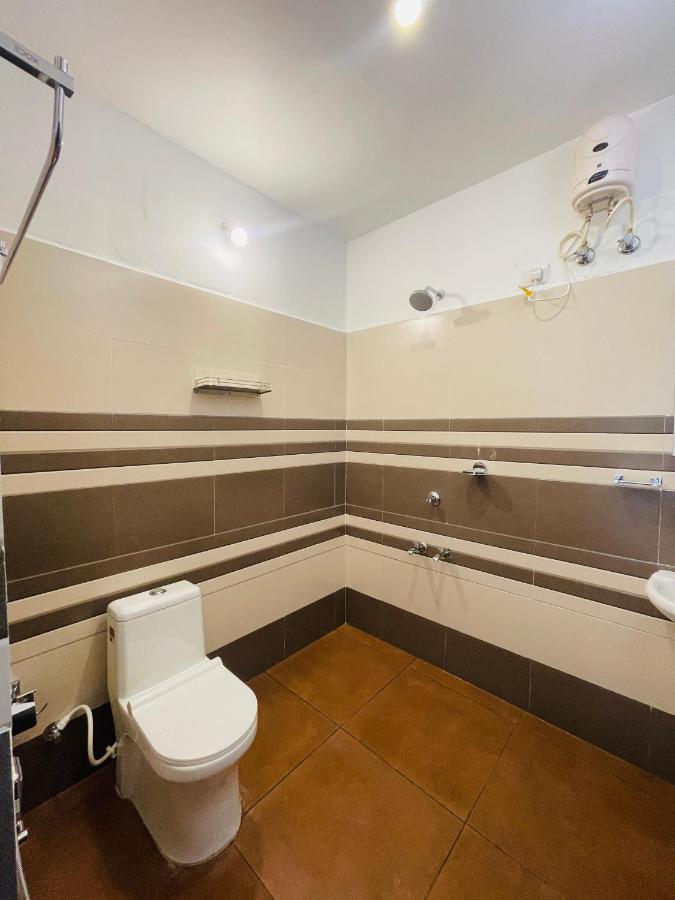 Prakruthi Residency Munroeisland Apartman Mundrothuruth Kültér fotó