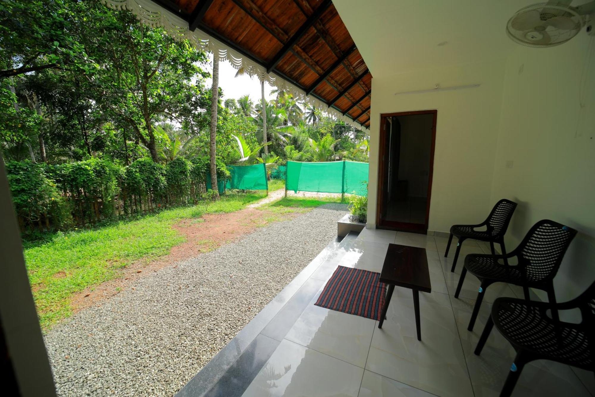 Prakruthi Residency Munroeisland Apartman Mundrothuruth Kültér fotó