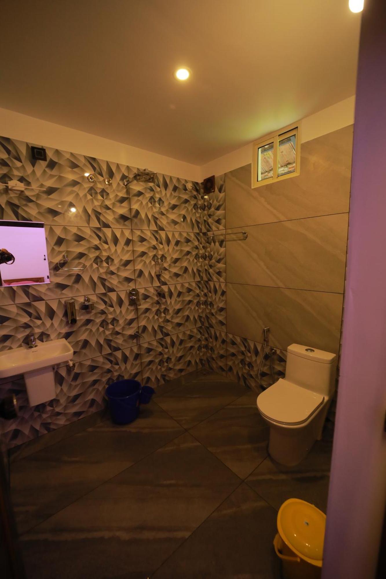 Prakruthi Residency Munroeisland Apartman Mundrothuruth Kültér fotó