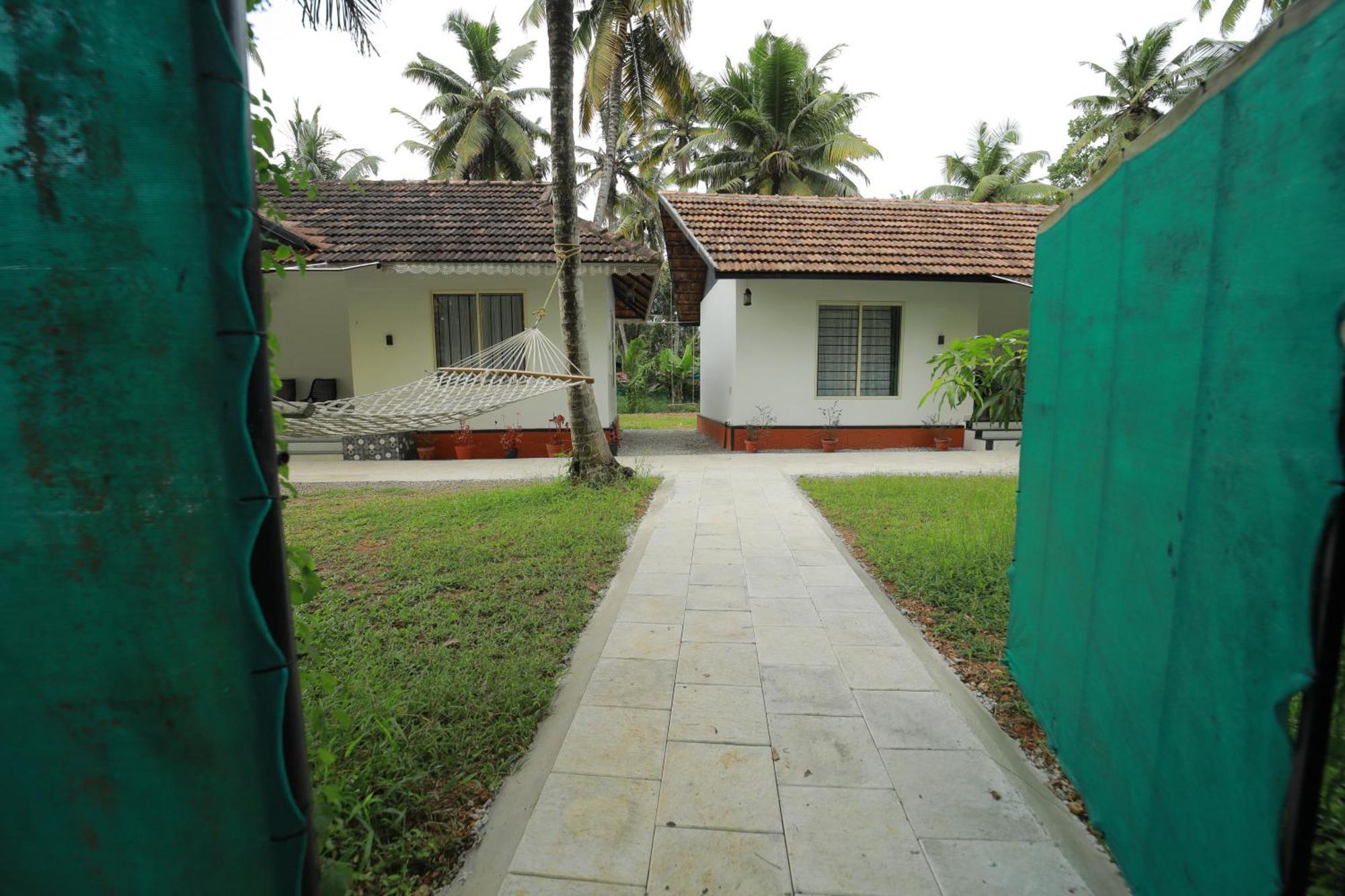 Prakruthi Residency Munroeisland Apartman Mundrothuruth Kültér fotó