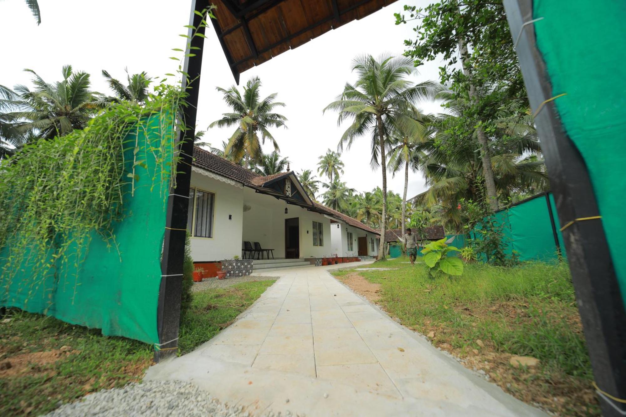 Prakruthi Residency Munroeisland Apartman Mundrothuruth Kültér fotó